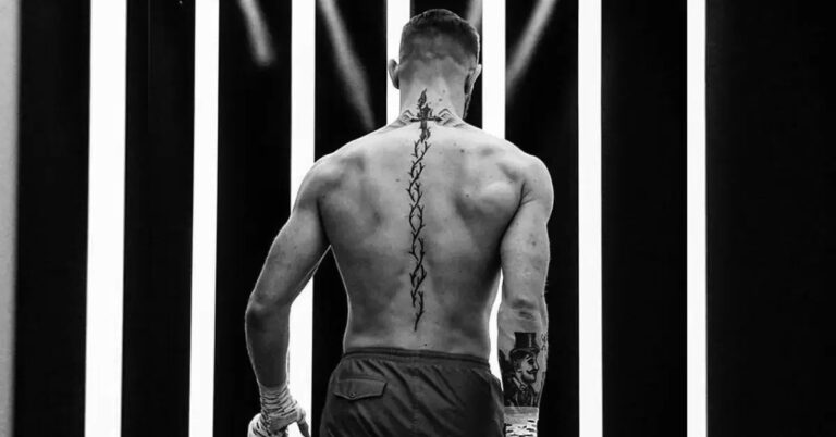 tatouage-homme-colonne-vertebrale